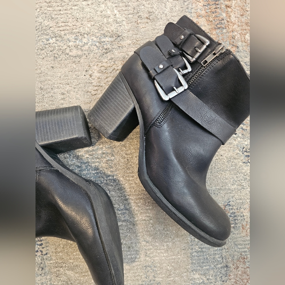 Black Ankle Boots with Buckle Detail And Chunky Heel - Picture 4 of 8